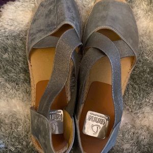 Beautiful from kanna Silver shoes. Size 7.  Very good condition.